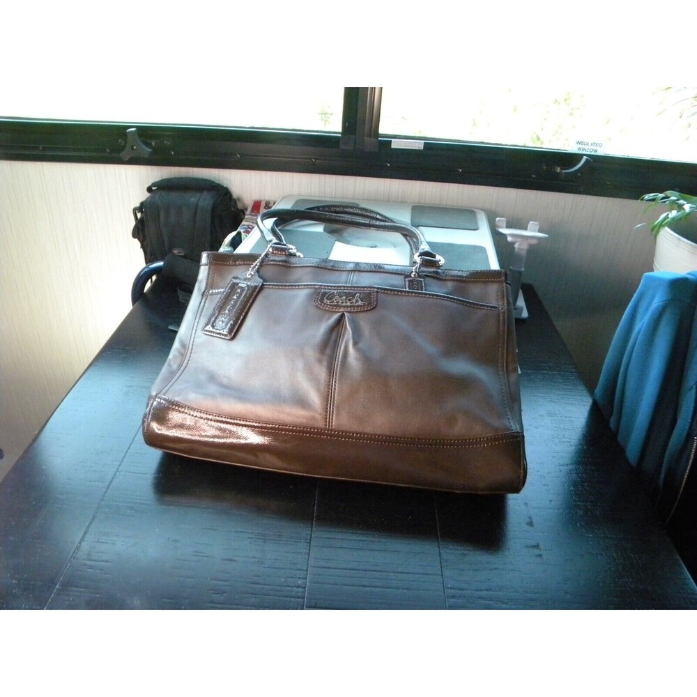 Coach Park Leather Carryall Purse Shoulder Bag Satchel F19728 Brown.